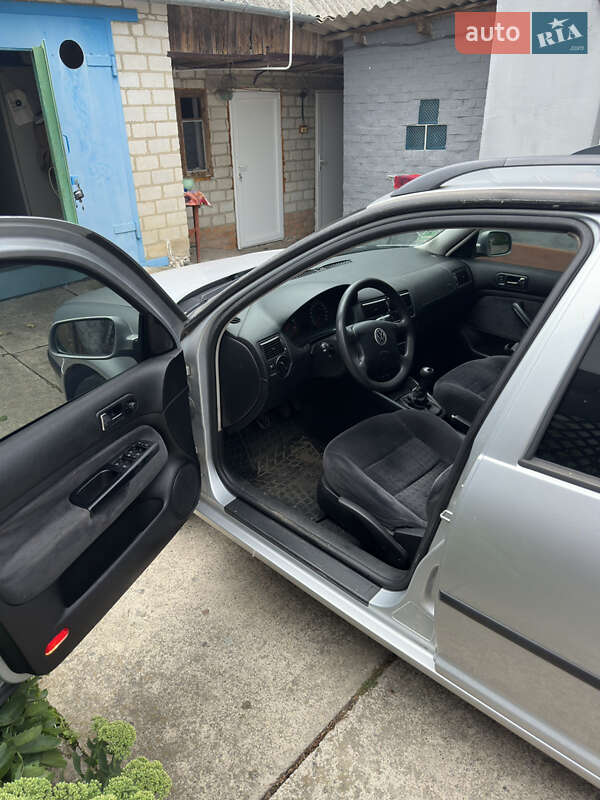 Універсал Volkswagen Golf 2002 в Бердичеві