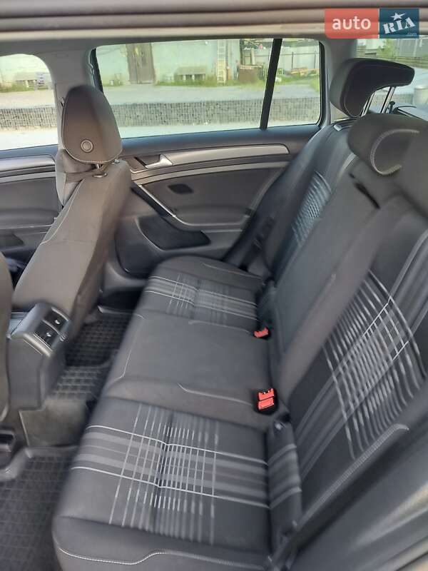 Універсал Volkswagen Golf 2016 в Стрию