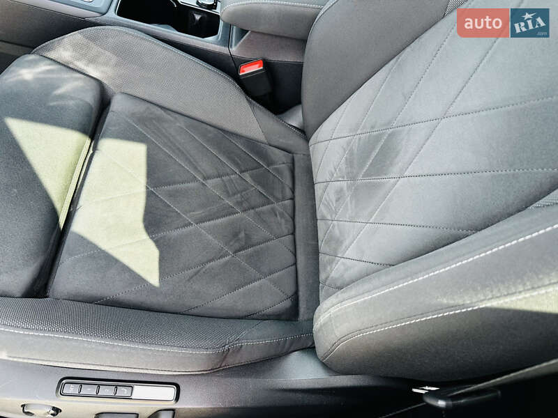 Універсал Volkswagen Golf 2021 в Луцьку