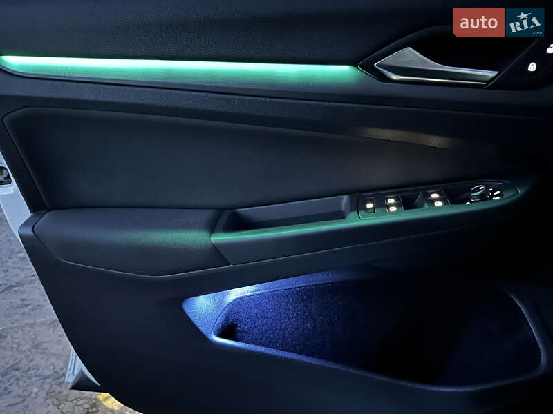 Універсал Volkswagen Golf 2021 в Луцьку