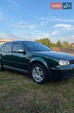 Хэтчбек Volkswagen Golf 1999 в Тростянце