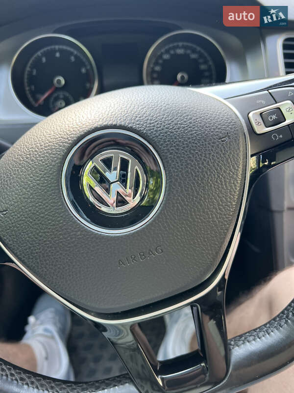 Хэтчбек Volkswagen Golf 2014 в Тернополе