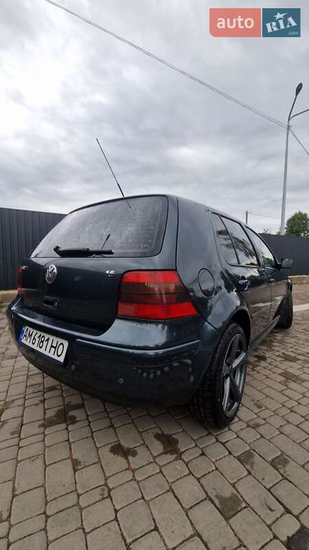 Хетчбек Volkswagen Golf 2003 в Коростені