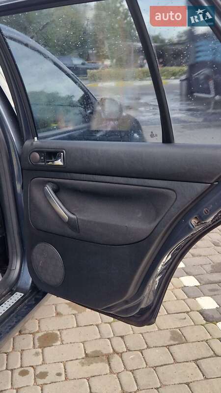 Хетчбек Volkswagen Golf 2003 в Коростені