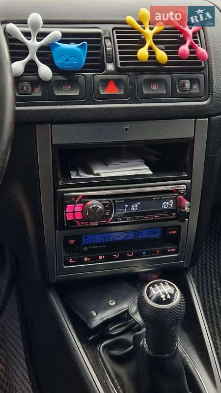 Хетчбек Volkswagen Golf 2003 в Коростені