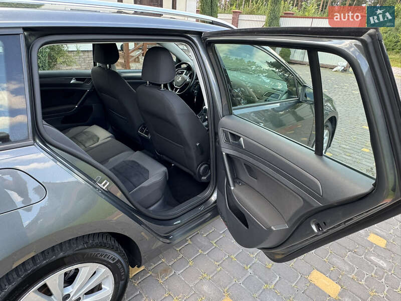Універсал Volkswagen Golf 2018 в Києві