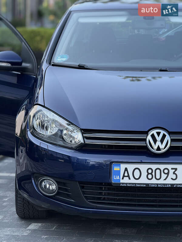 Хетчбек Volkswagen Golf 2010 в Ужгороді