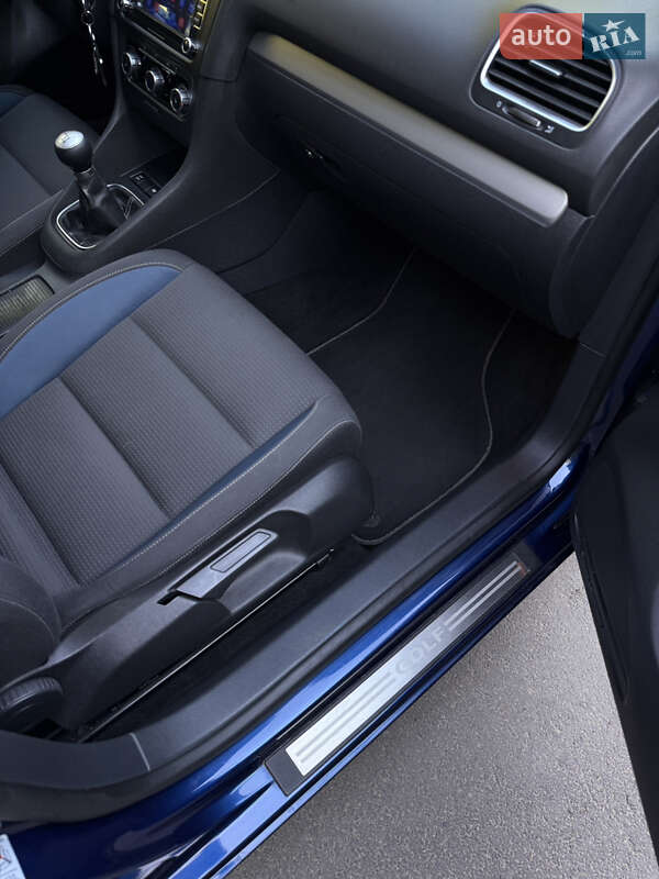 Хетчбек Volkswagen Golf 2010 в Ужгороді