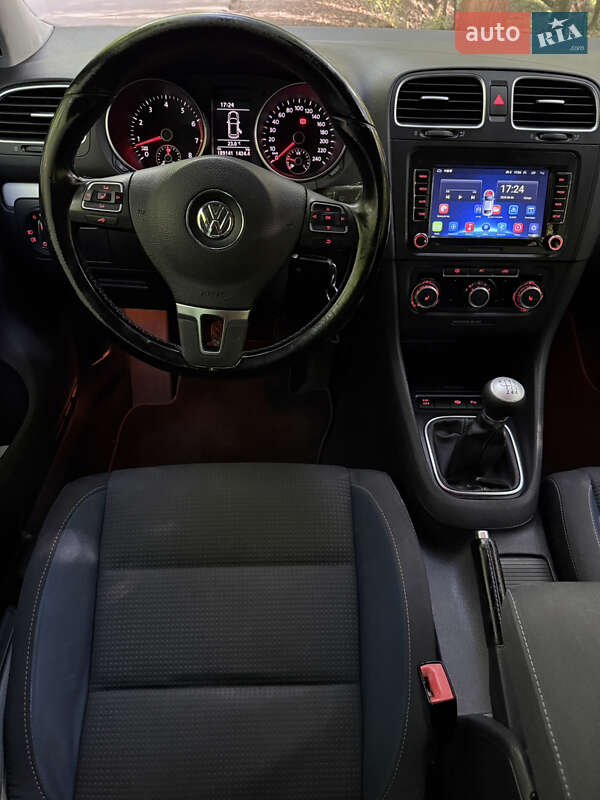 Хетчбек Volkswagen Golf 2010 в Ужгороді