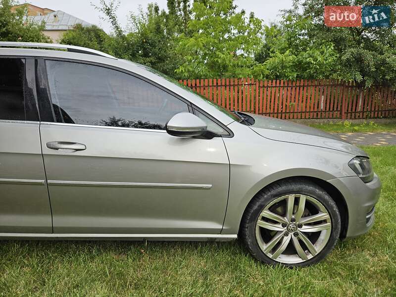 Універсал Volkswagen Golf 2015 в Івано-Франківську