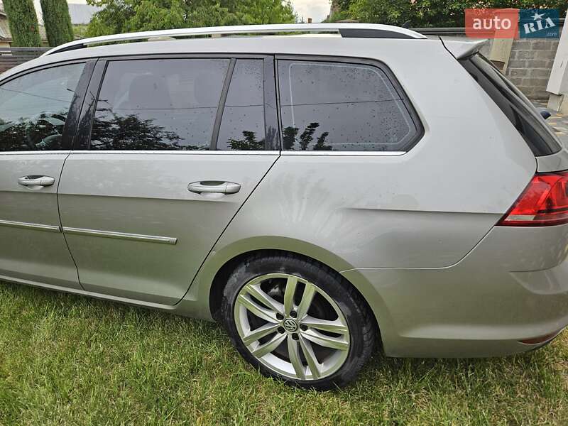 Універсал Volkswagen Golf 2015 в Івано-Франківську