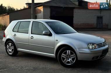 Хэтчбек Volkswagen Golf 2002 в Ахтырке