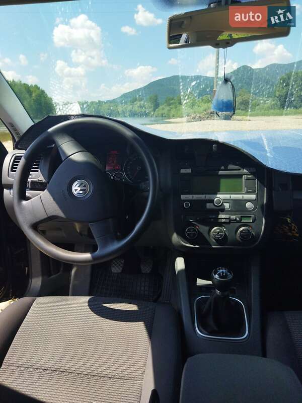 Универсал Volkswagen Golf 2008 в Хусте