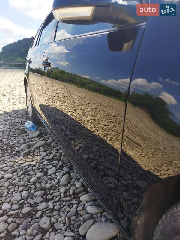 Универсал Volkswagen Golf 2008 в Хусте