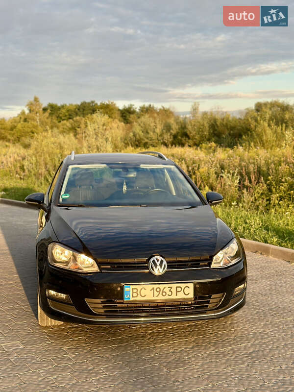 Універсал Volkswagen Golf 2015 в Львові