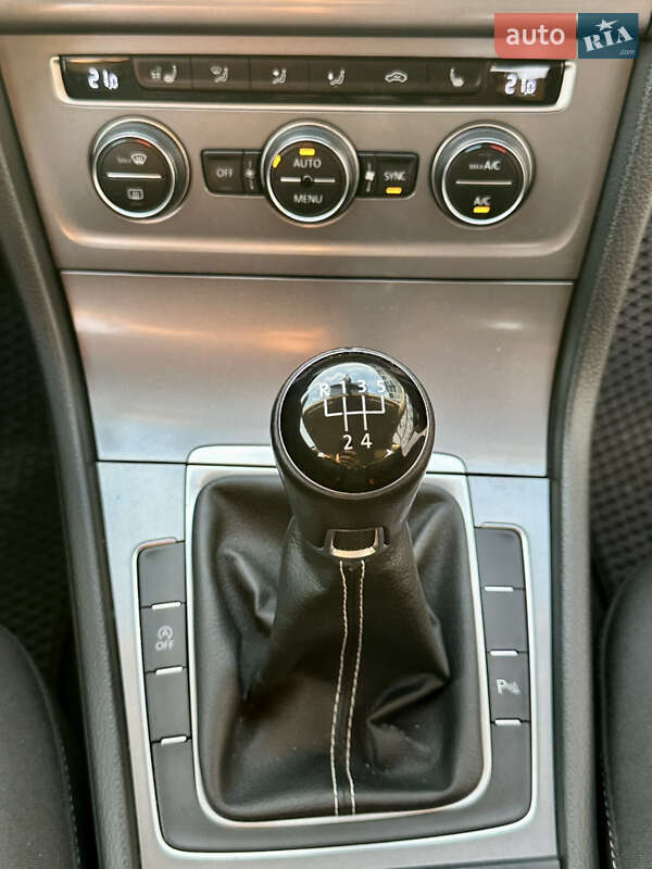 Універсал Volkswagen Golf 2015 в Львові