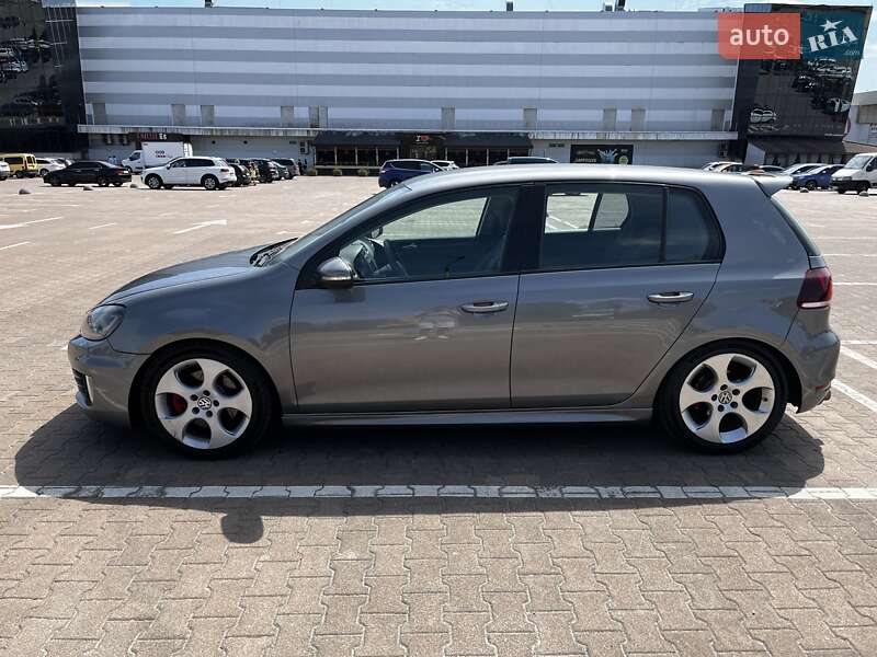 Хэтчбек Volkswagen Golf 2012 в Киеве