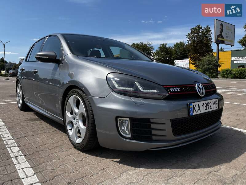 Хэтчбек Volkswagen Golf 2012 в Киеве