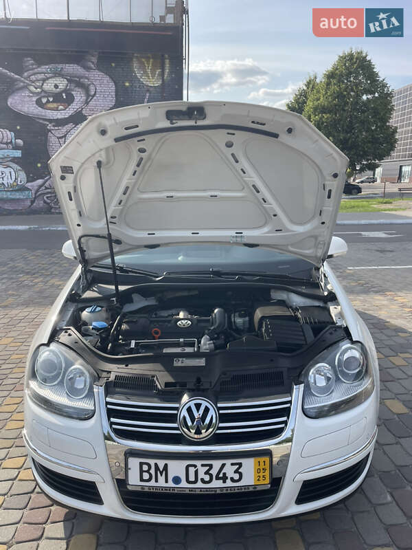 Універсал Volkswagen Golf 2009 в Луцьку