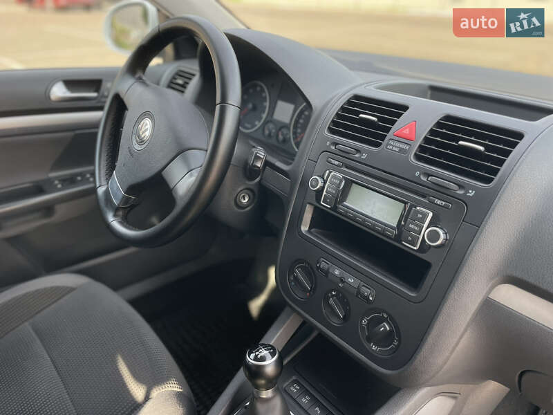 Універсал Volkswagen Golf 2009 в Луцьку