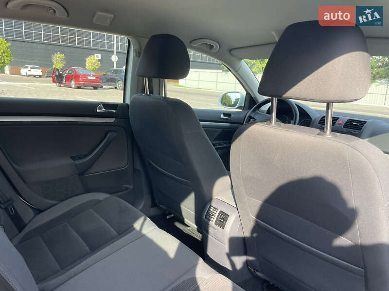 Універсал Volkswagen Golf 2009 в Луцьку