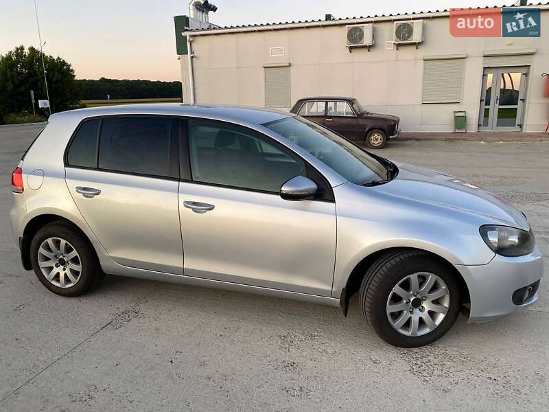 Хетчбек Volkswagen Golf 2009 в Монастирищеві