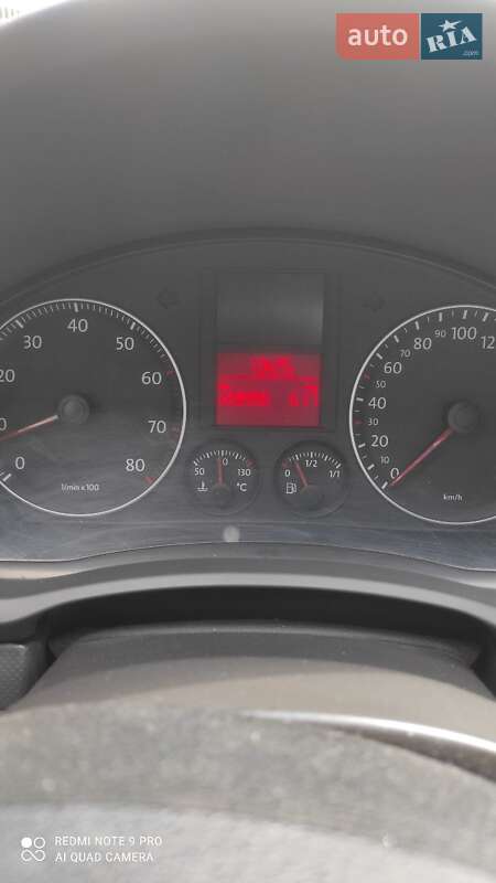 Хетчбек Volkswagen Golf 2004 в Сумах