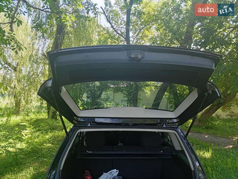 Універсал Volkswagen Golf 2001 в Хотині