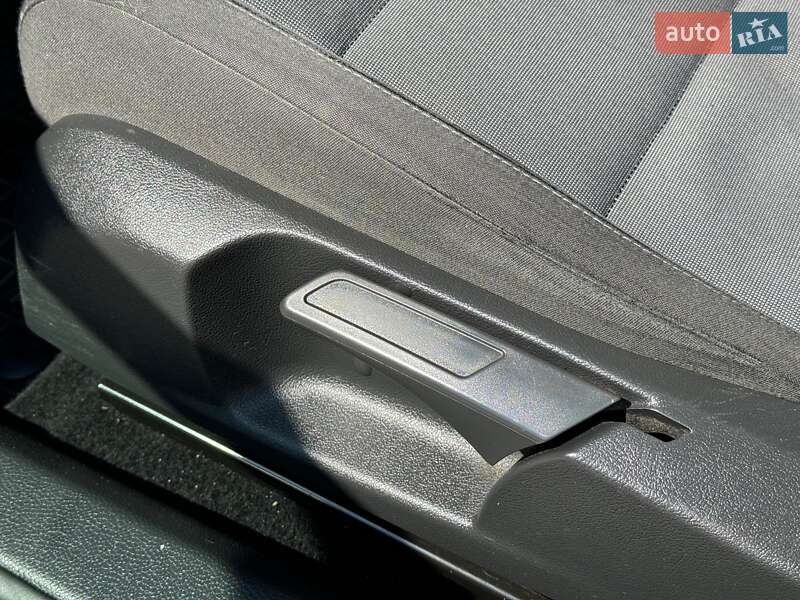 Універсал Volkswagen Golf 2011 в Вінниці