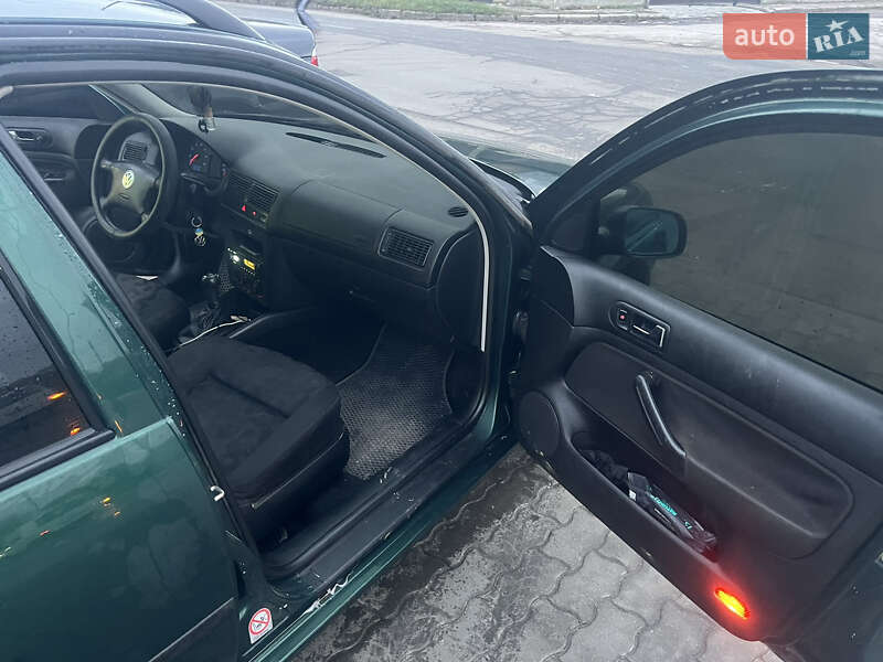 Універсал Volkswagen Golf 1999 в Володимирі