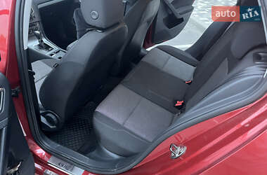 Хэтчбек Volkswagen Golf 2012 в Киеве