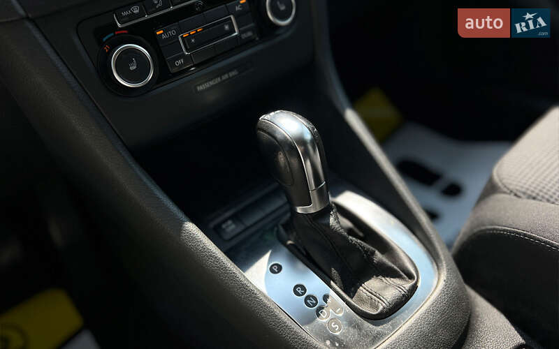 Хэтчбек Volkswagen Golf 2011 в Львове