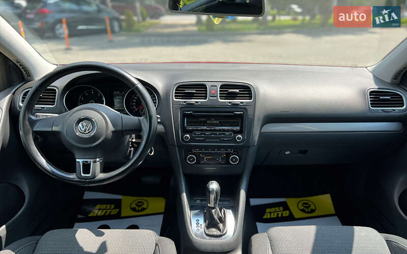 Хэтчбек Volkswagen Golf 2011 в Львове