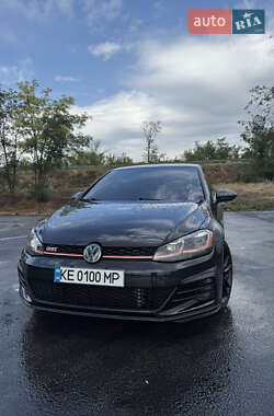 Хетчбек Volkswagen Golf 2018 в Дніпрі