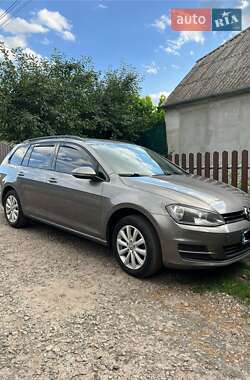 Універсал Volkswagen Golf 2014 в Сумах