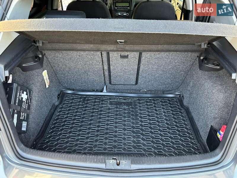 Хэтчбек Volkswagen Golf 2009 в Хмельницком