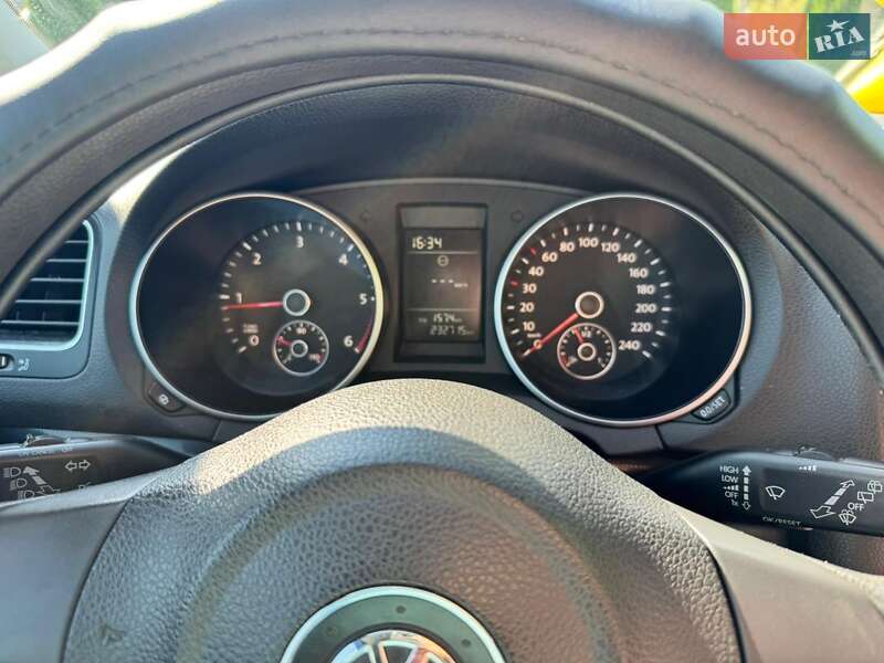 Хэтчбек Volkswagen Golf 2009 в Хмельницком