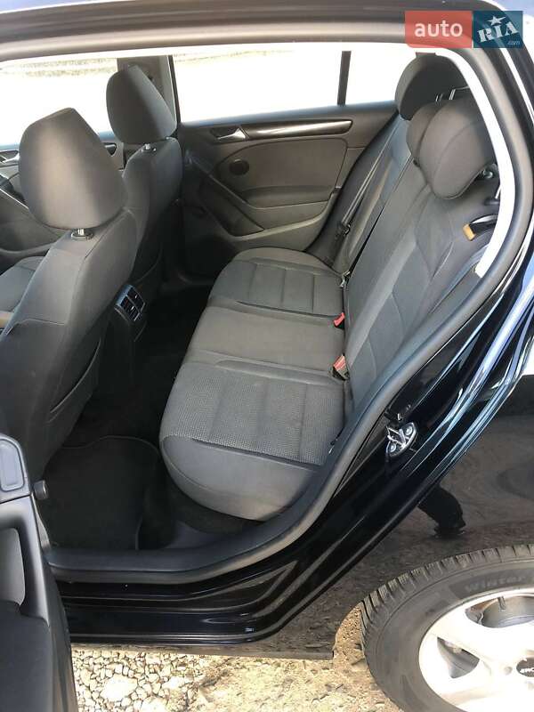 Хэтчбек Volkswagen Golf 2009 в Луцке