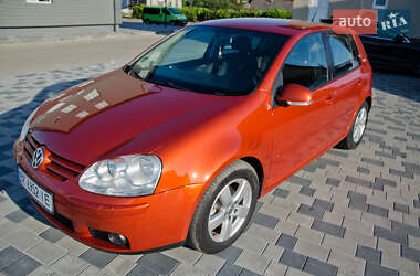 Хэтчбек Volkswagen Golf 2006 в Сарнах