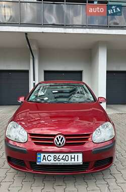 Хетчбек Volkswagen Golf 2004 в Луцьку