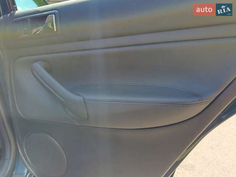 Хетчбек Volkswagen Golf 2001 в Дніпрі