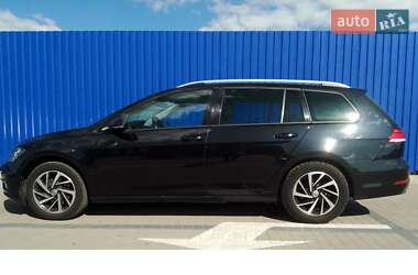 Универсал Volkswagen Golf 2018 в Калуше