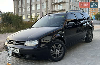 Універсал Volkswagen Golf 2002 в Тернополі