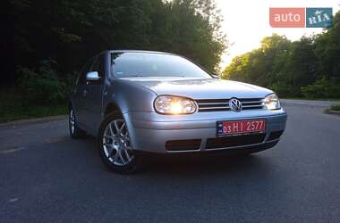 Хэтчбек Volkswagen Golf 2002 в Красилове