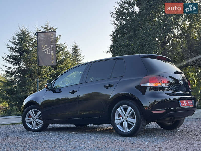 Хэтчбек Volkswagen Golf 2010 в Дрогобыче