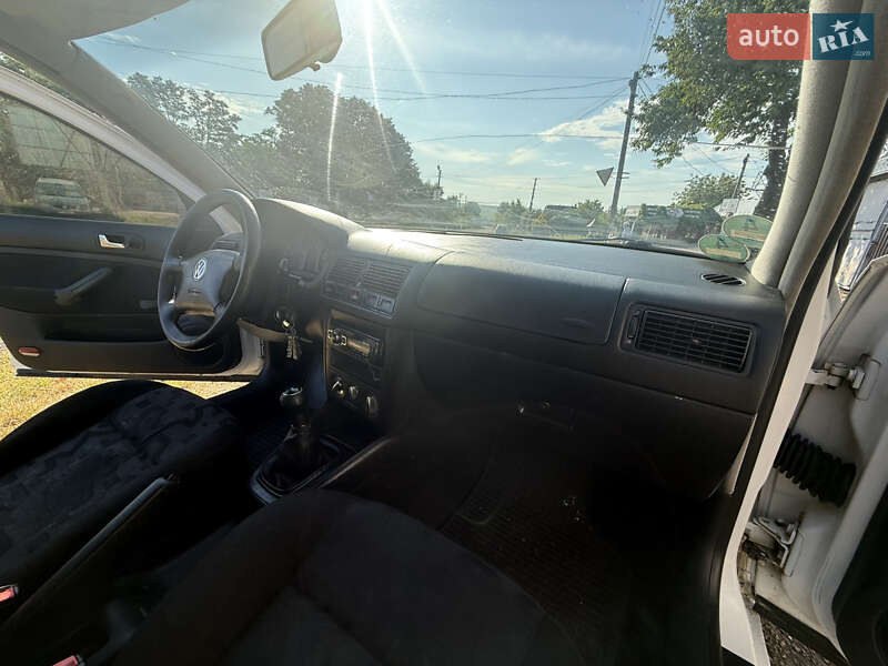 Хетчбек Volkswagen Golf 1998 в Кіцмані