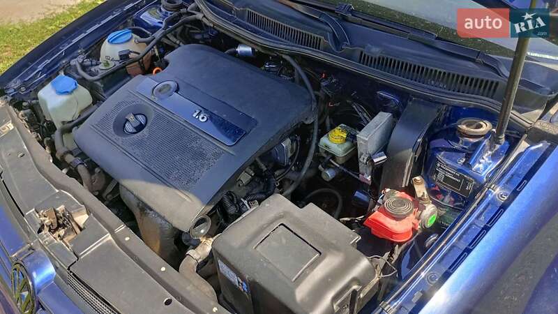 Універсал Volkswagen Golf 2004 в Умані