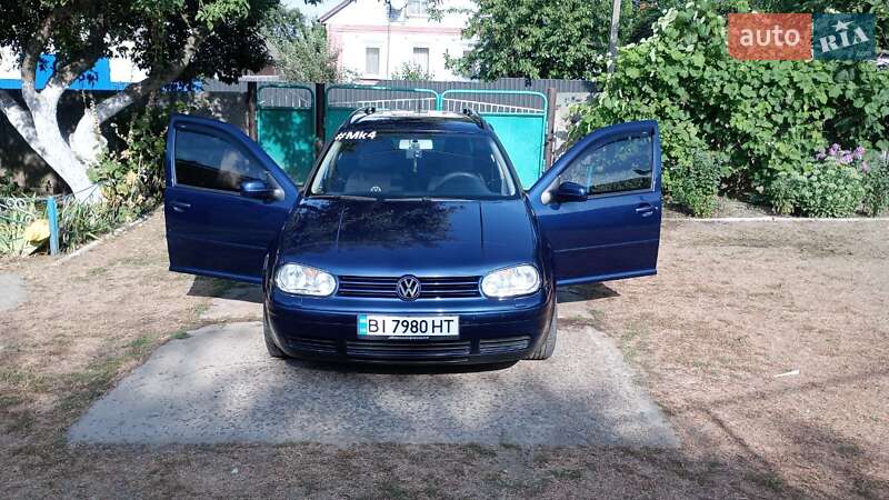 Універсал Volkswagen Golf 2004 в Умані