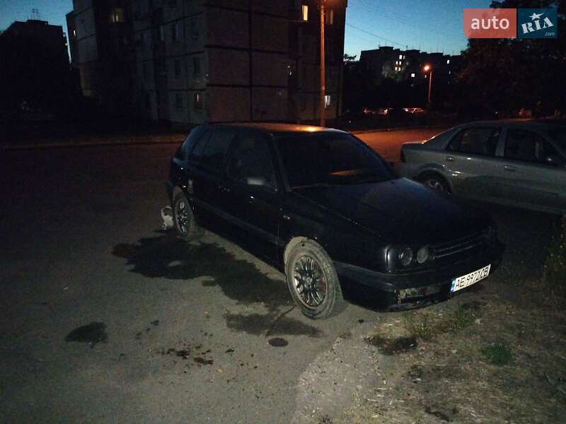 Хэтчбек Volkswagen Golf 1994 в Кривом Роге
