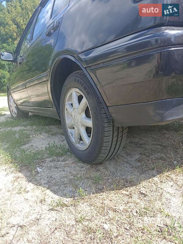 Хэтчбек Volkswagen Golf 1996 в Киеве